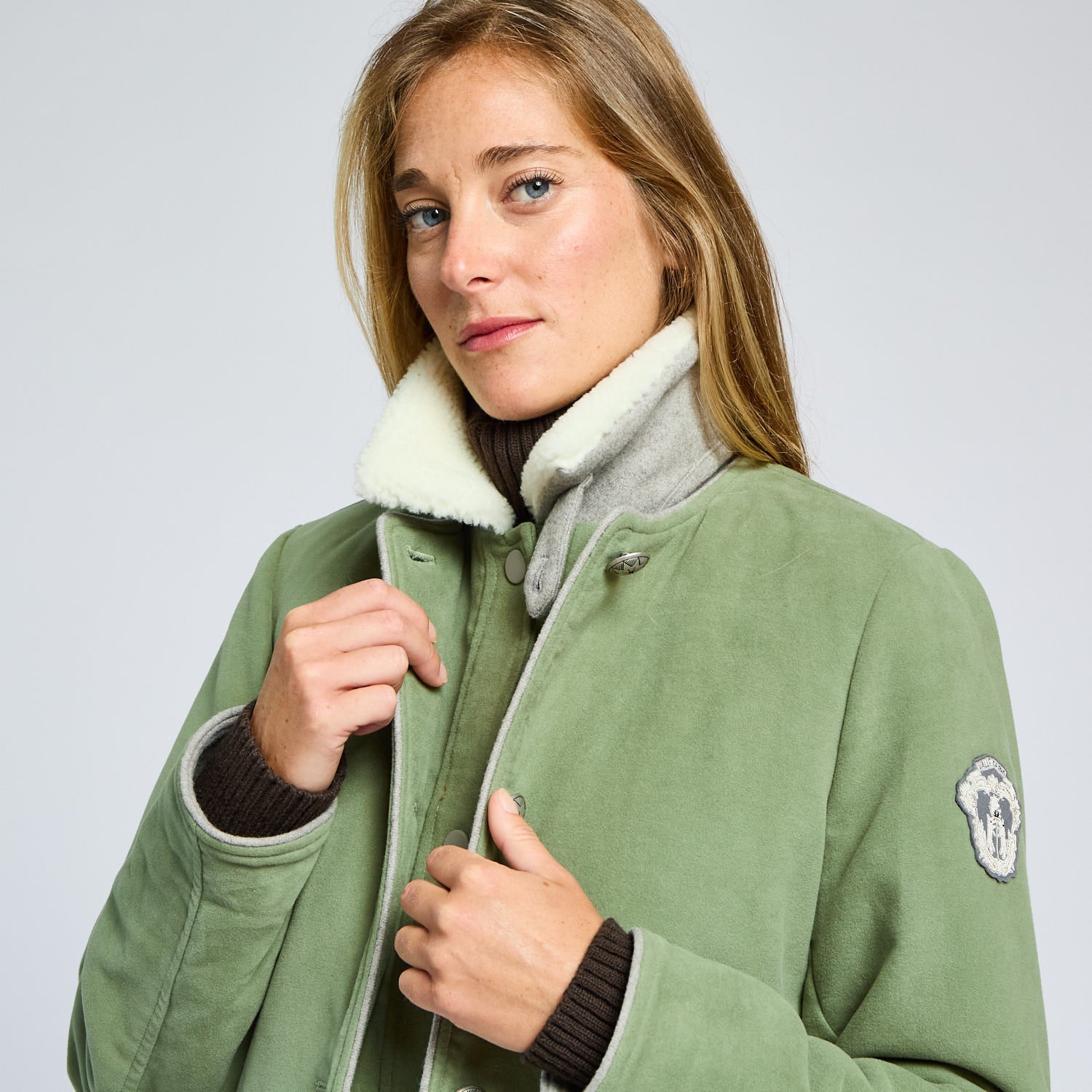 WOMEN's OUTERWEAR