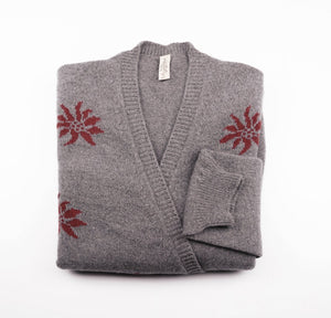 D023 ELIN | Cima Bianca Merino Wool | Merino Knitwear | Outdoor KnitWear | Merino Wool Wool Cardigan | Merino Wool Sweater | Grey | Product Shot | Red Details | 