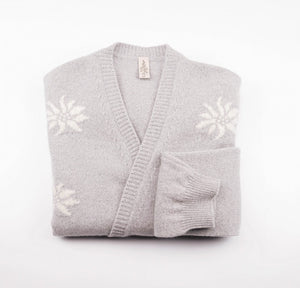 D023 ELIN  | Cima Bianca Merino Wool | Merino Knitwear | Outdoor KnitWear | Merino Wool Wool Cardigan | Merino Wool Sweater | Grey | Product Shot | White Details | 