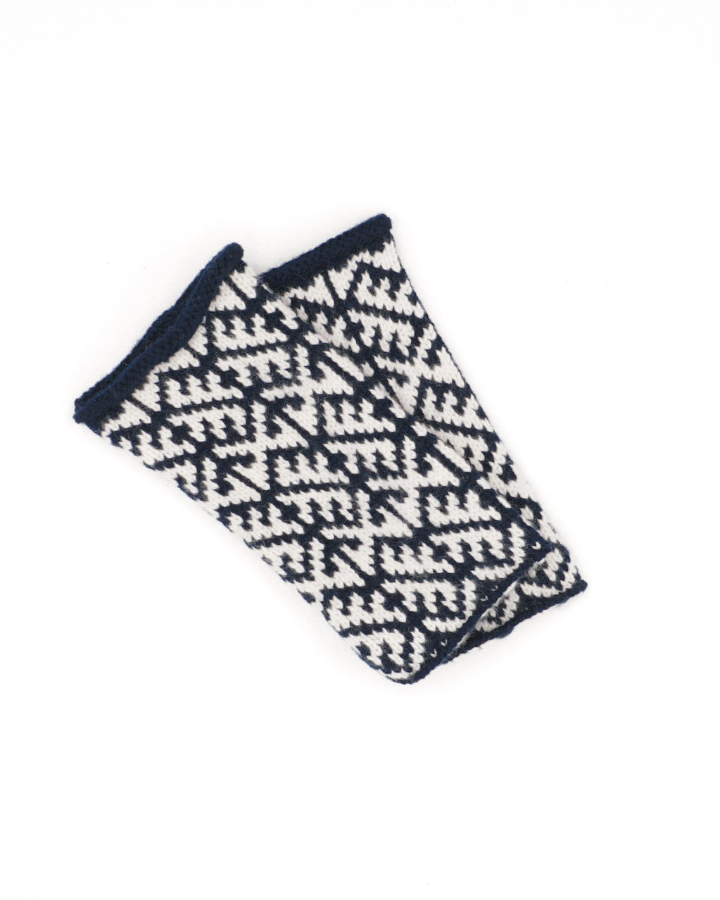 Wool Gloves | Sustainable | Nature | Cruelty-free outerwear | White and Black | Still life | Product shot