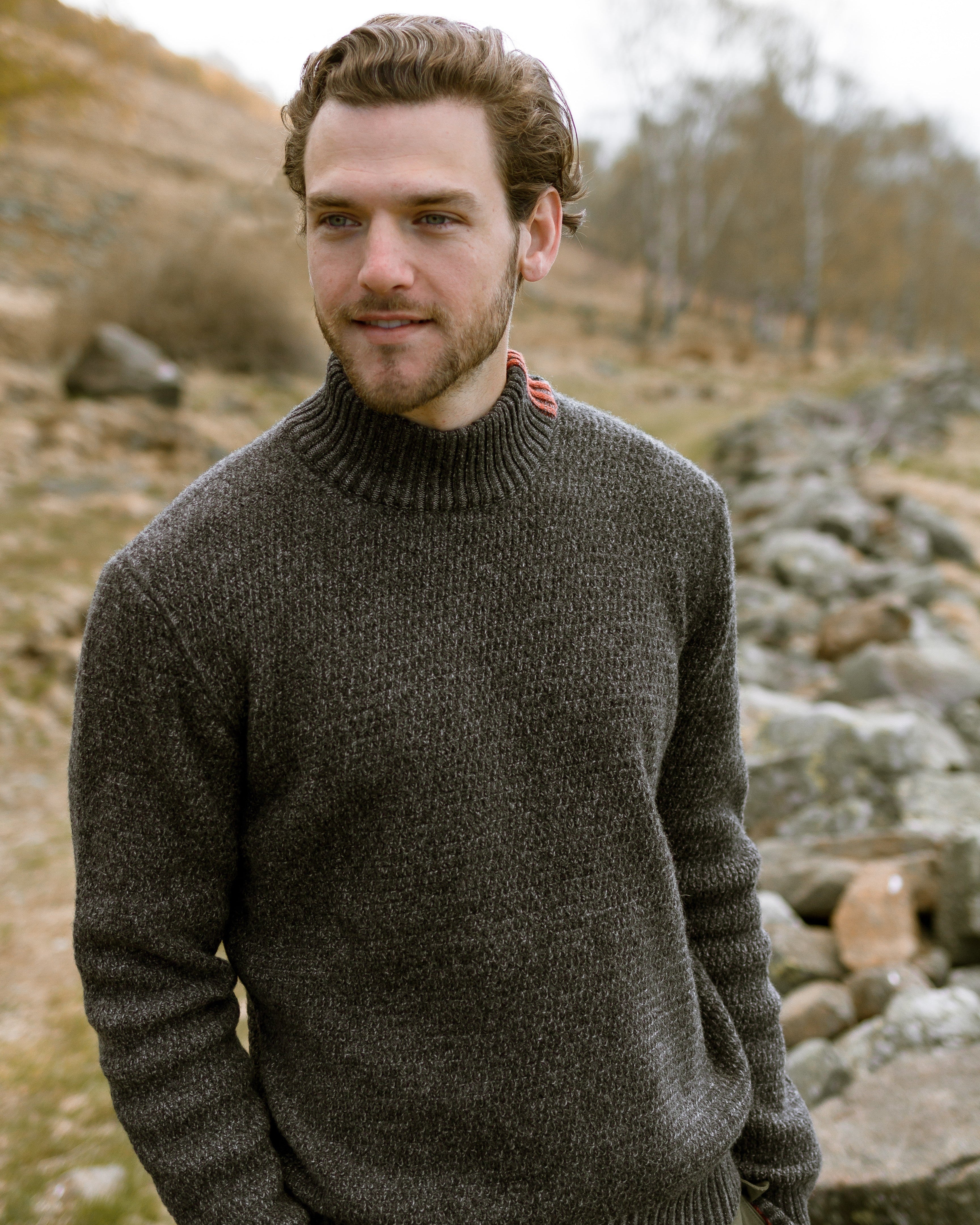 Merino Wool Sweater Grey | Merino Wool Knitwear | Outdoor | Fit | Model | Dark Grey  |