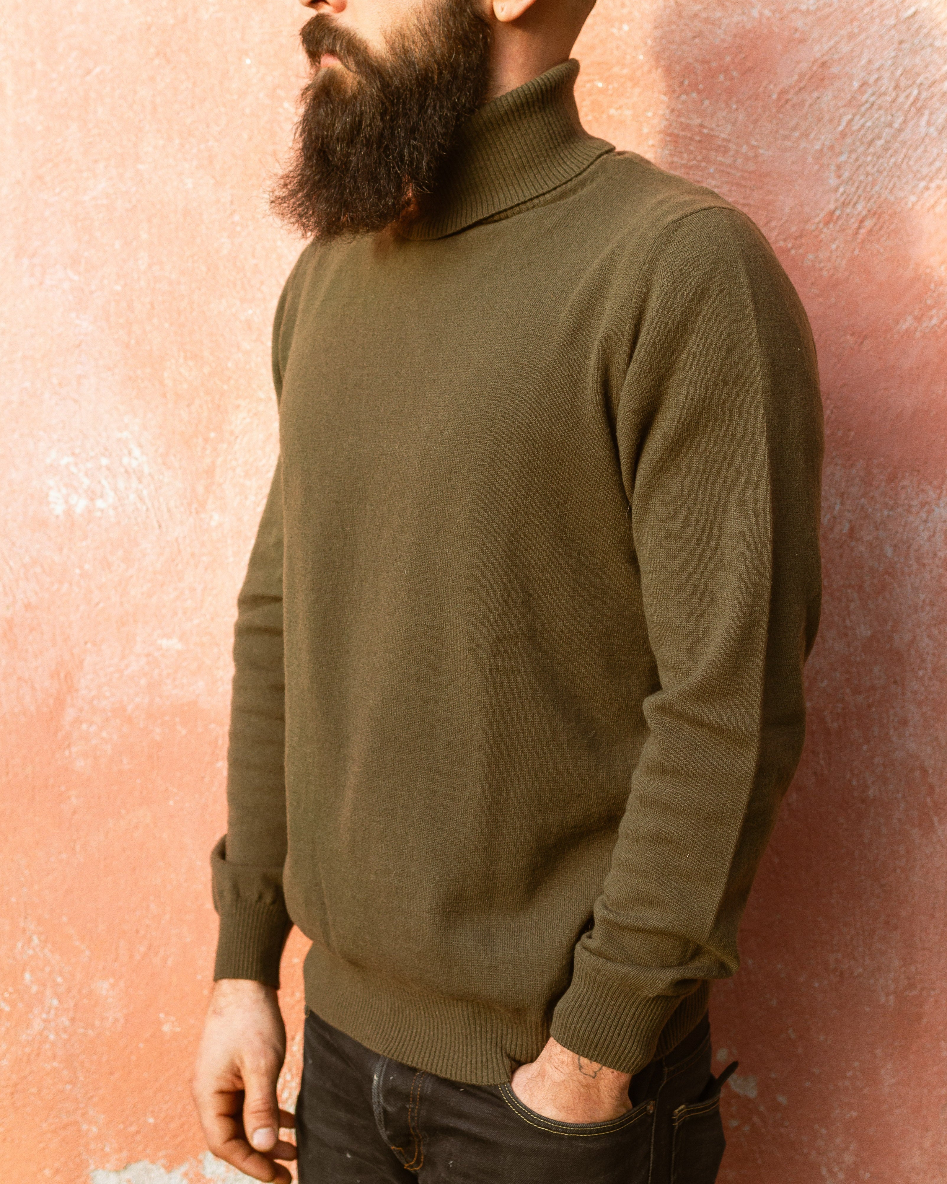 Merino Wool Sweater | Turtleneck | Sustainable | Nature | Emotional Shot | Green | Outdoor Shot 
